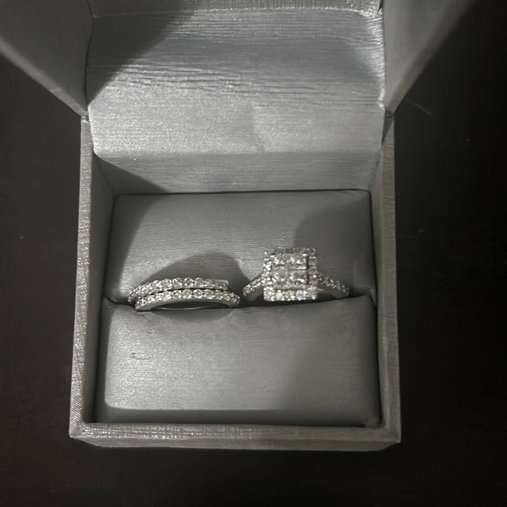 Engagement wedding ring set